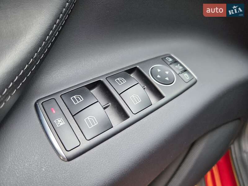 Позашляховик / Кросовер Tesla Model X 2019 в Дніпрі