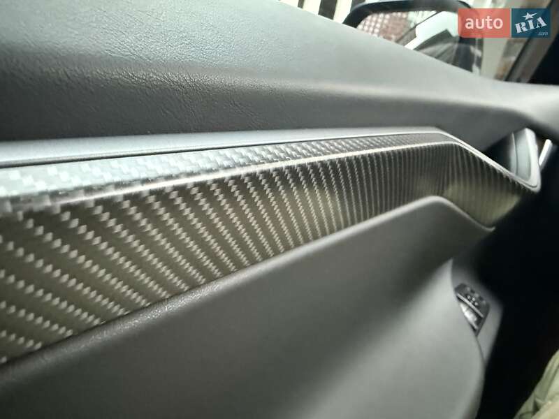 Позашляховик / Кросовер Tesla Model X 2019 в Києві