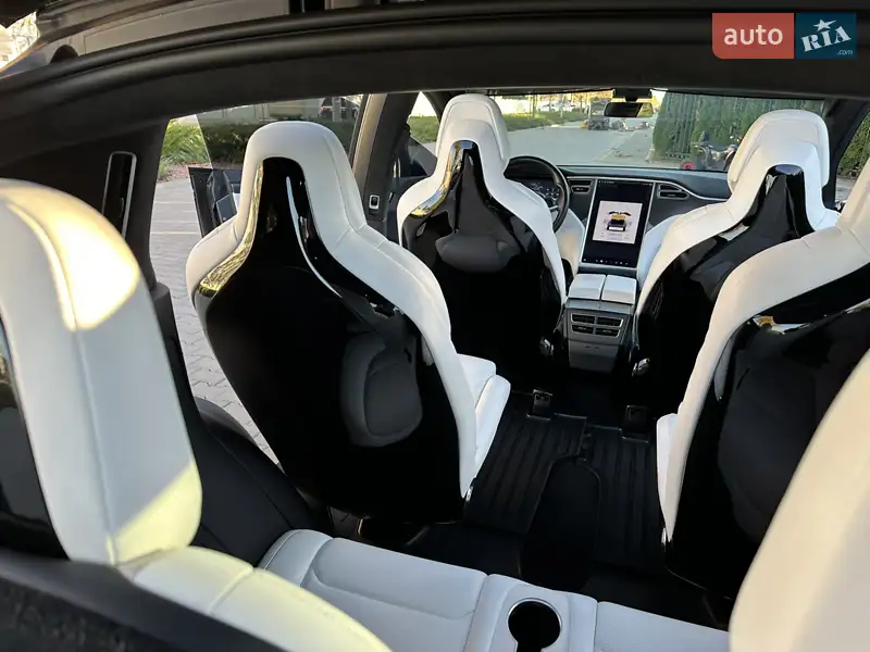 Tesla Model X 2016 VIN 5YJXCBE40GF021102 фото оголошення 37 з 107