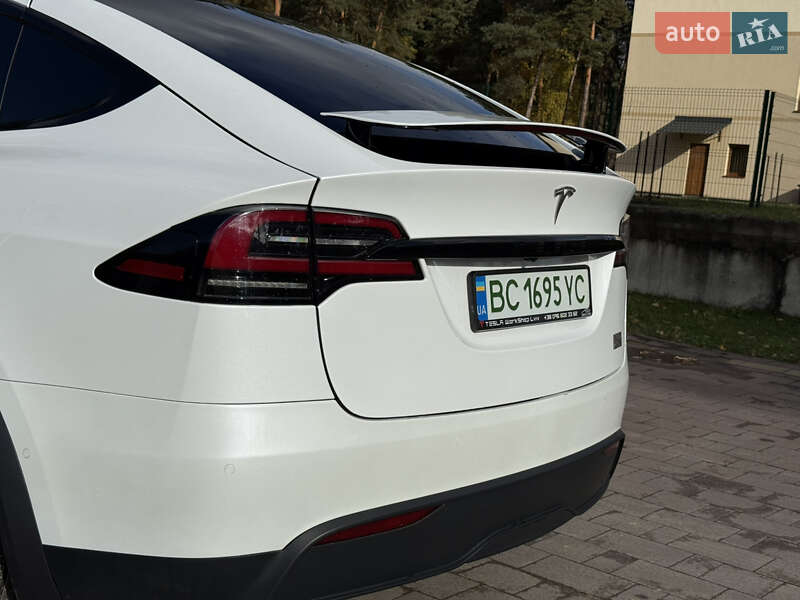 Позашляховик / Кросовер Tesla Model X 2022 в Новояворівську