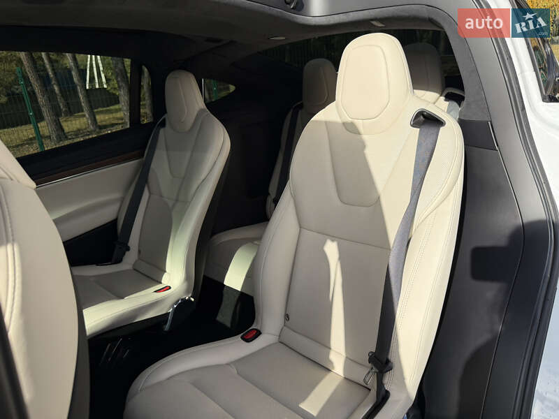 Позашляховик / Кросовер Tesla Model X 2022 в Новояворівську