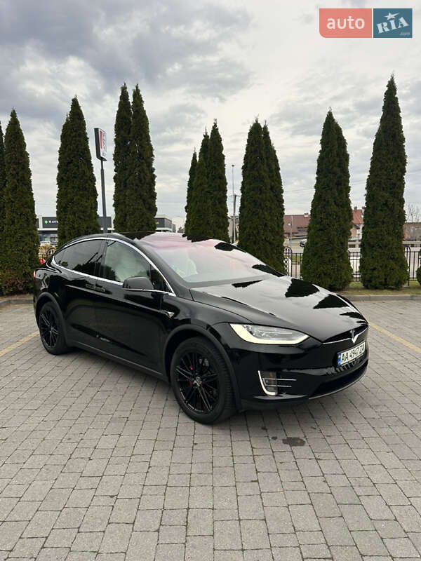 Tesla Model X 2019