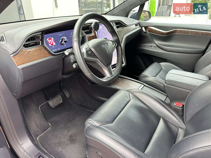 Внедорожник / Кроссовер Tesla Model X 2017 в Обухове