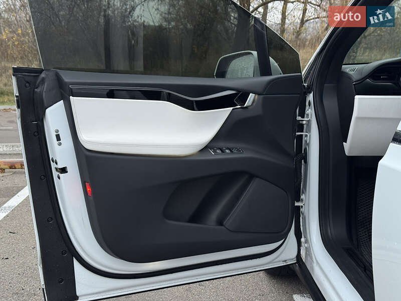 Внедорожник / Кроссовер Tesla Model X 2018 в Киеве