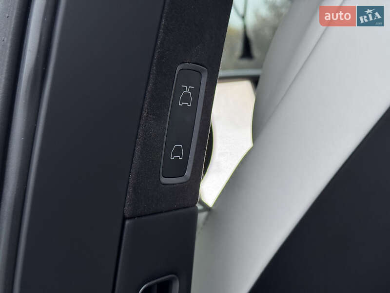 Внедорожник / Кроссовер Tesla Model X 2018 в Киеве