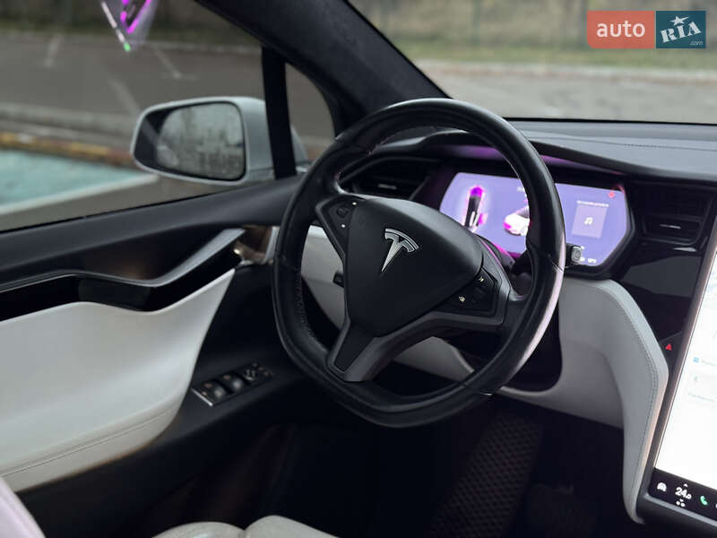 Внедорожник / Кроссовер Tesla Model X 2018 в Киеве