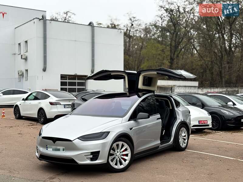 Внедорожник / Кроссовер Tesla Model X 2016 в Киеве