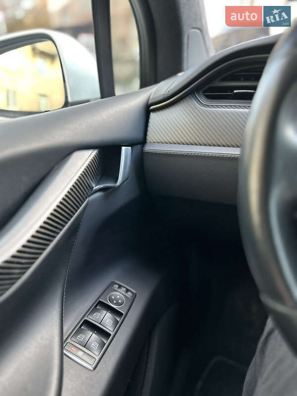 Внедорожник / Кроссовер Tesla Model X 2018 в Киеве