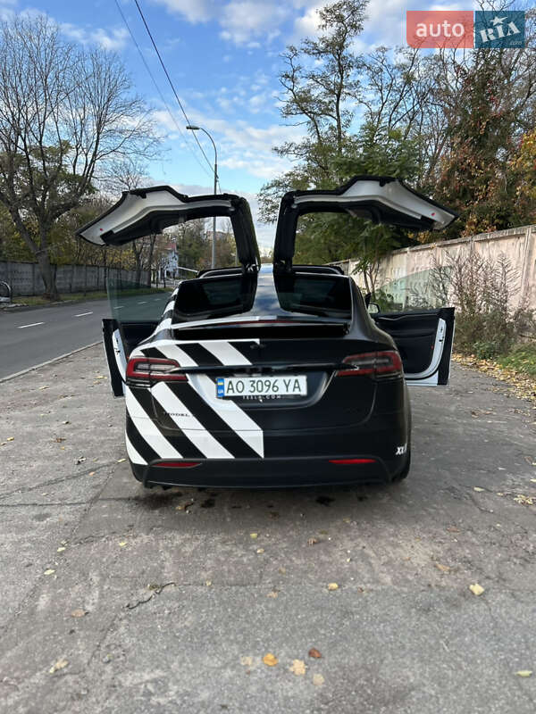 Внедорожник / Кроссовер Tesla Model X 2018 в Киеве