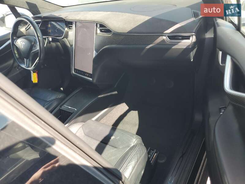 Позашляховик / Кросовер Tesla Model X 2017 в Івано-Франківську
