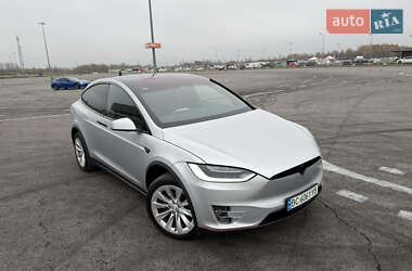 Позашляховик / Кросовер Tesla Model X 2017 в Львові