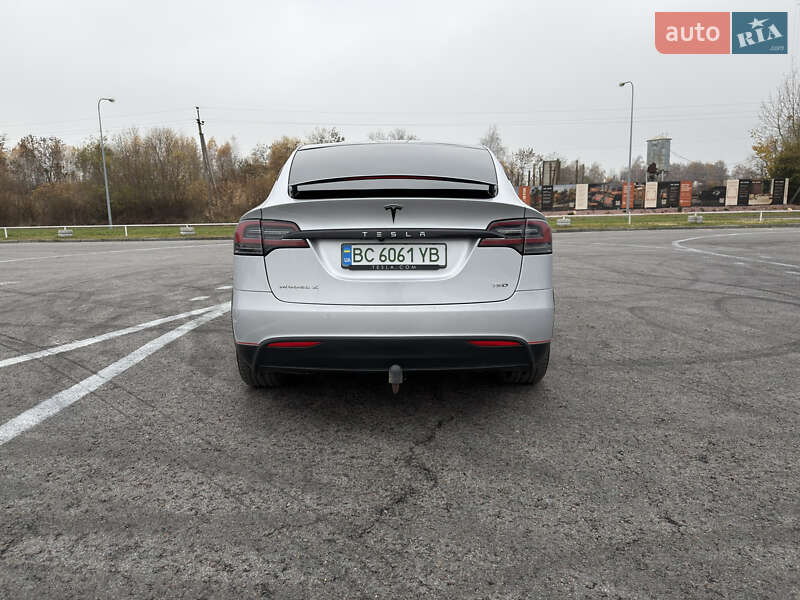 Позашляховик / Кросовер Tesla Model X 2017 в Львові