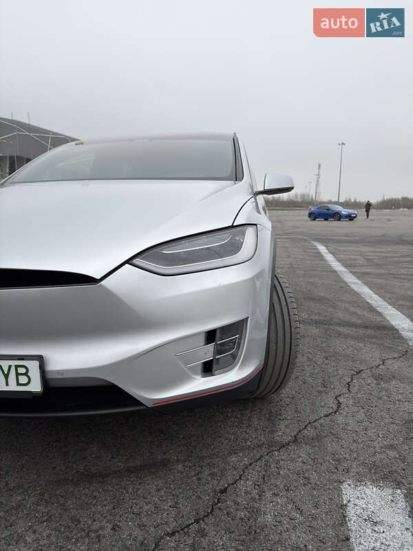 Позашляховик / Кросовер Tesla Model X 2017 в Львові