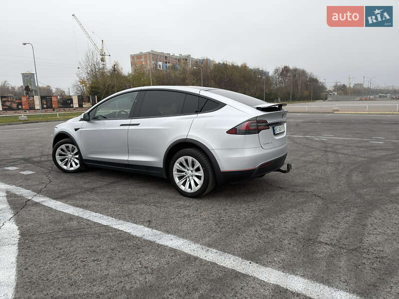Позашляховик / Кросовер Tesla Model X 2017 в Львові
