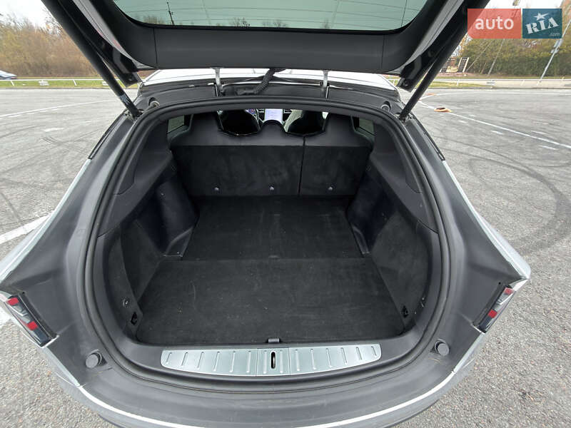 Позашляховик / Кросовер Tesla Model X 2017 в Львові