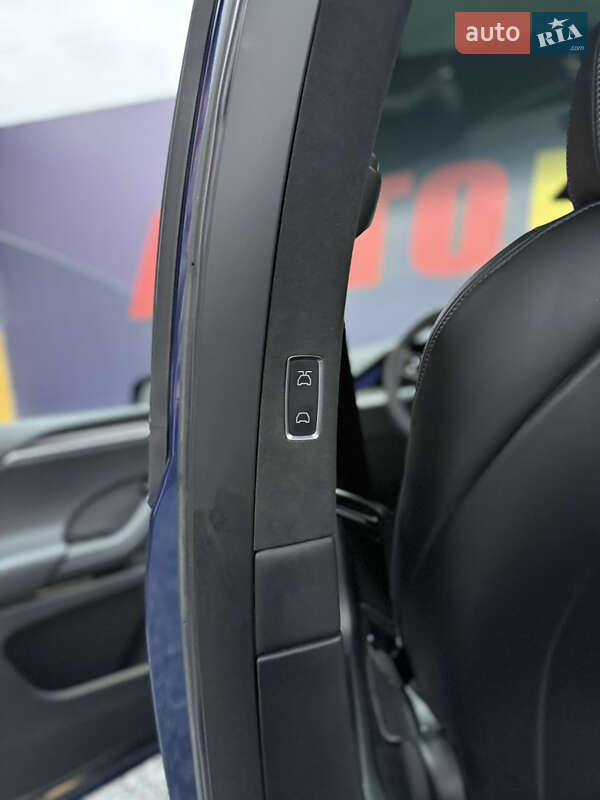 Позашляховик / Кросовер Tesla Model X 2023 в Стрию