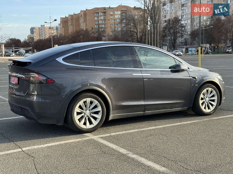 Внедорожник / Кроссовер Tesla Model X 2018 в Киеве