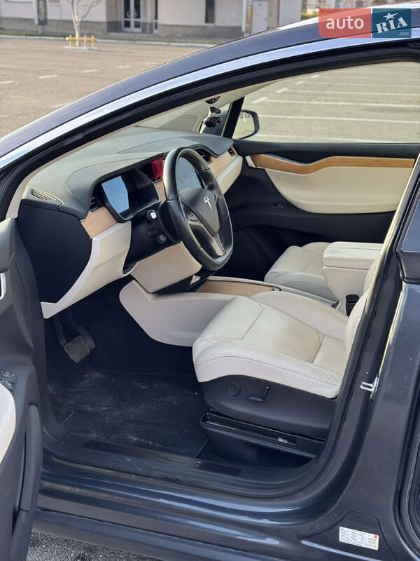 Внедорожник / Кроссовер Tesla Model X 2018 в Киеве