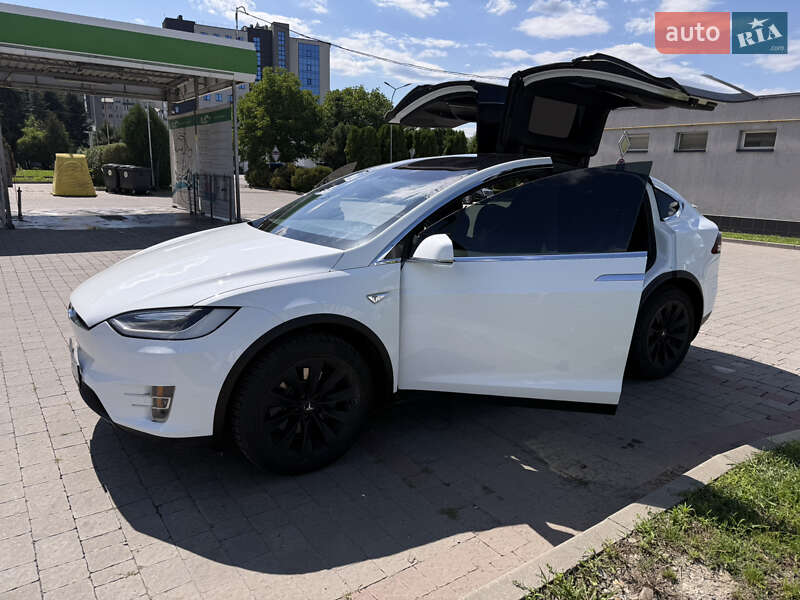 Внедорожник / Кроссовер Tesla Model X 2016 в Ивано-Франковске