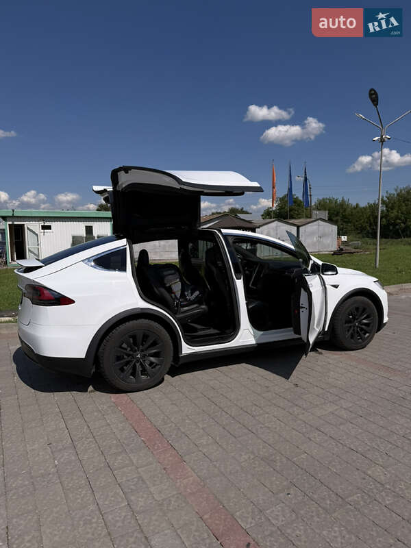Внедорожник / Кроссовер Tesla Model X 2016 в Ивано-Франковске