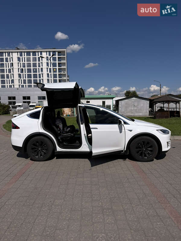 Внедорожник / Кроссовер Tesla Model X 2016 в Ивано-Франковске