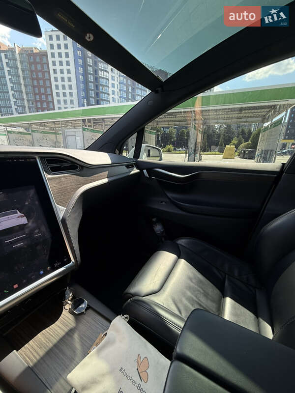 Внедорожник / Кроссовер Tesla Model X 2016 в Ивано-Франковске