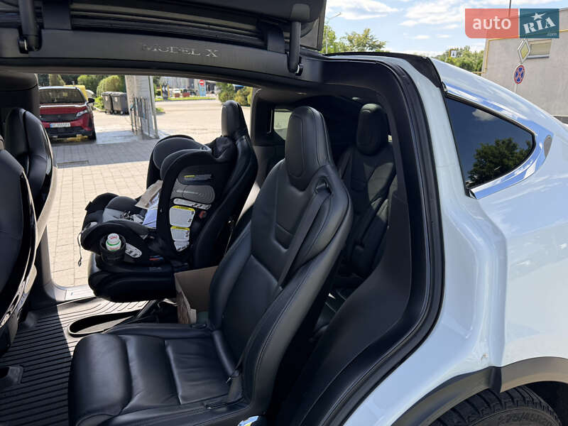Внедорожник / Кроссовер Tesla Model X 2016 в Ивано-Франковске