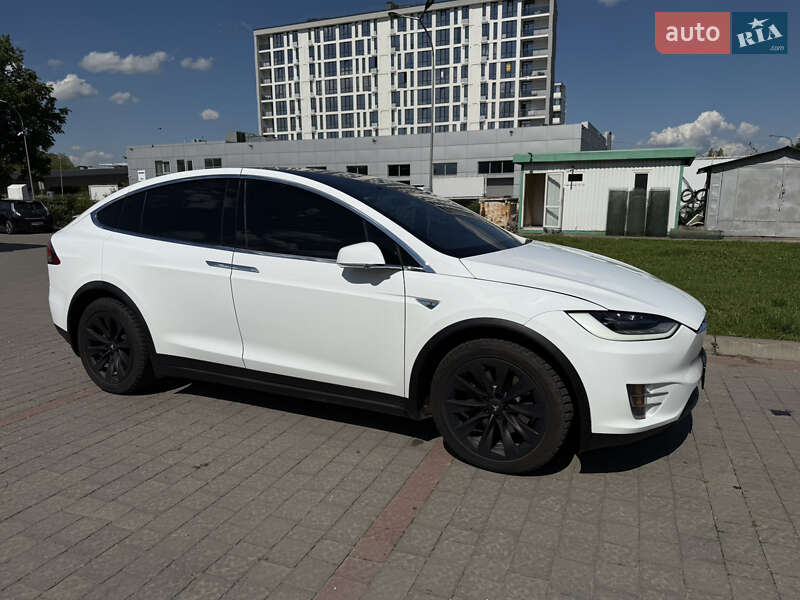 Внедорожник / Кроссовер Tesla Model X 2016 в Ивано-Франковске