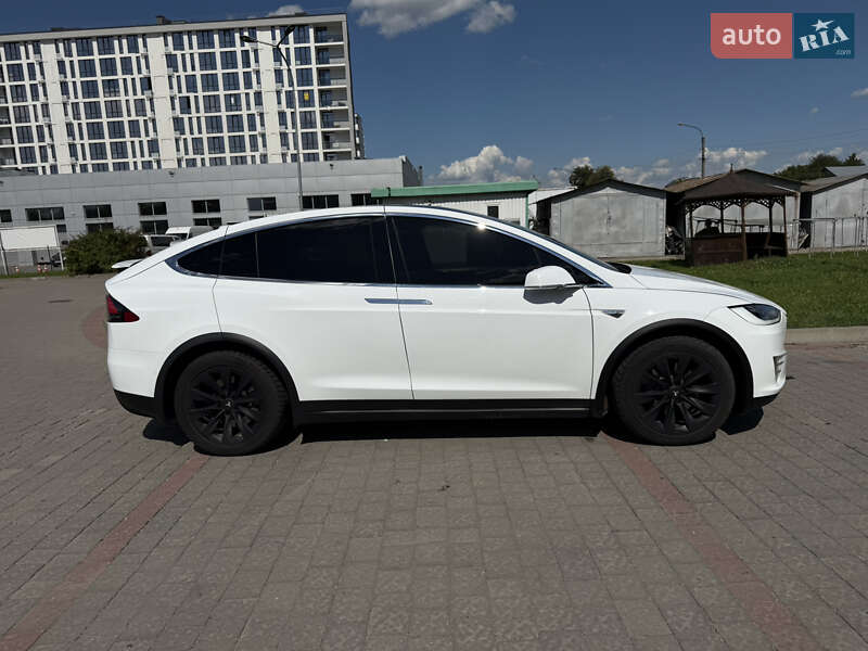Внедорожник / Кроссовер Tesla Model X 2016 в Ивано-Франковске