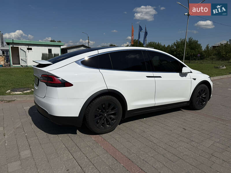 Внедорожник / Кроссовер Tesla Model X 2016 в Ивано-Франковске