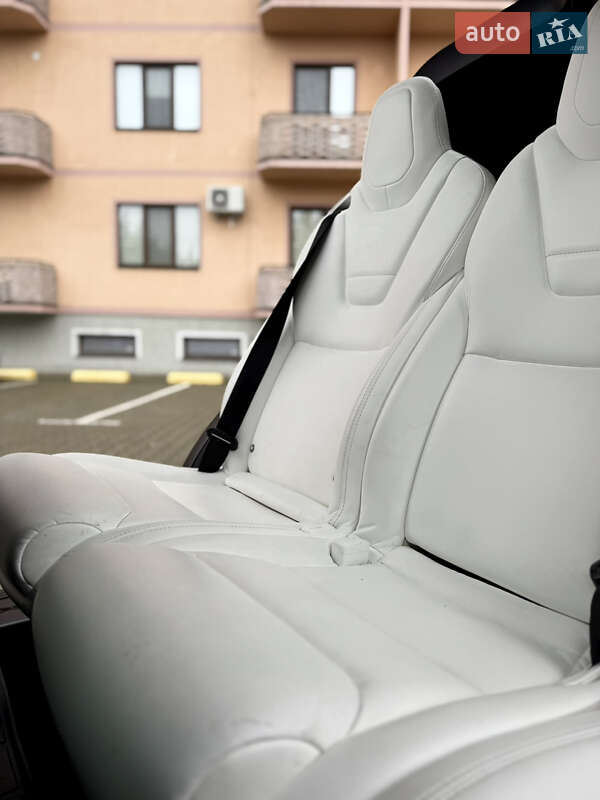 Позашляховик / Кросовер Tesla Model X 2017 в Ужгороді фото 18 Позашляховик / Кросовер Tesla Model X 2017 в Ужгороді