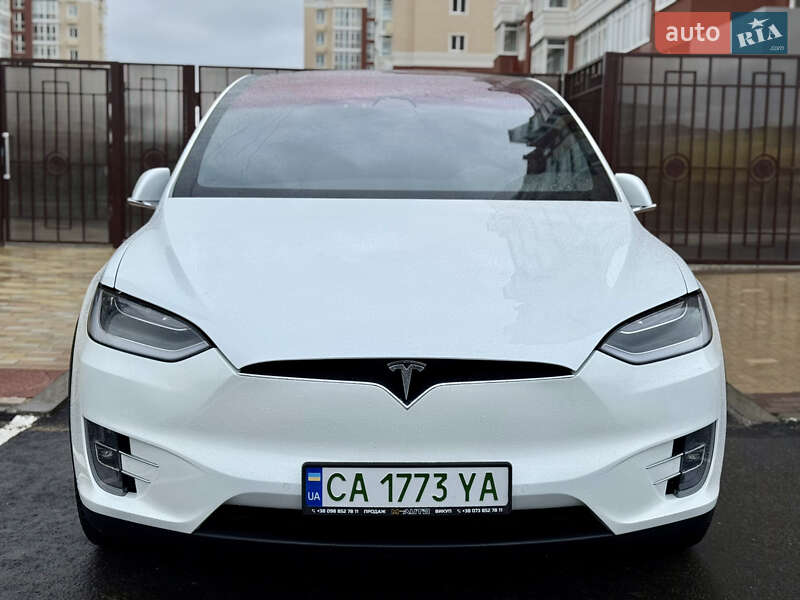 Позашляховик / Кросовер Tesla Model X 2019 в Умані
