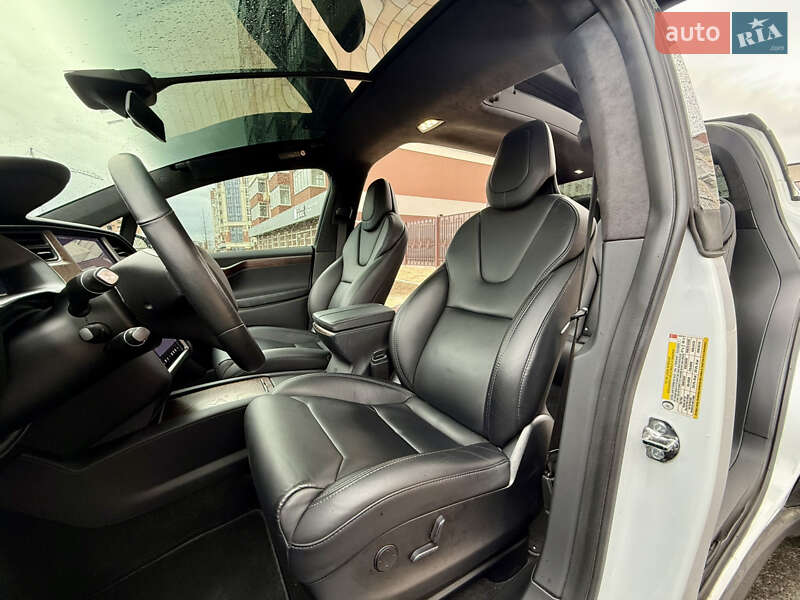 Позашляховик / Кросовер Tesla Model X 2019 в Умані