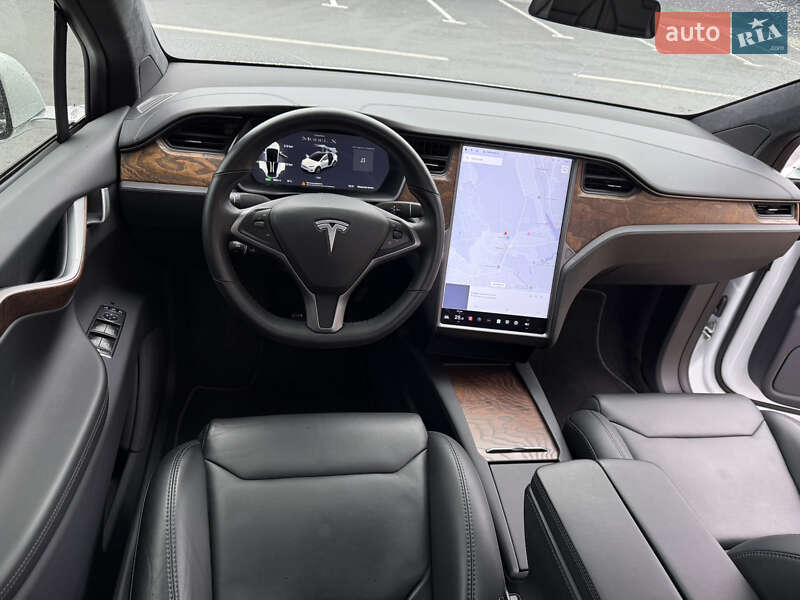 Позашляховик / Кросовер Tesla Model X 2019 в Умані
