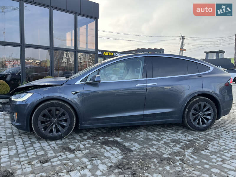 Позашляховик / Кросовер Tesla Model X 2018 в Львові