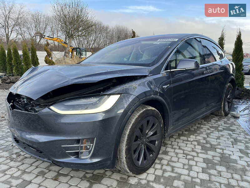 Позашляховик / Кросовер Tesla Model X 2018 в Львові