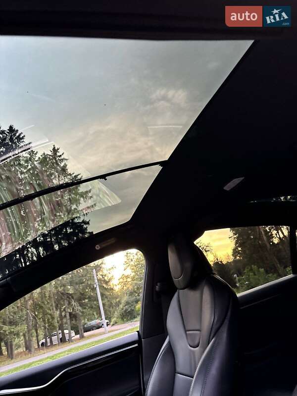 Внедорожник / Кроссовер Tesla Model X 2016 в Озерном