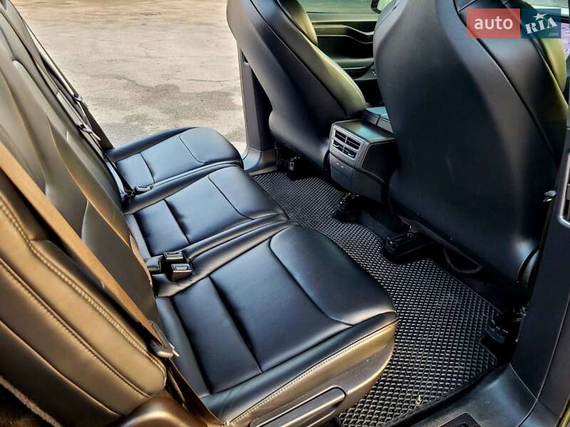 Внедорожник / Кроссовер Tesla Model X 2019 в Днепре