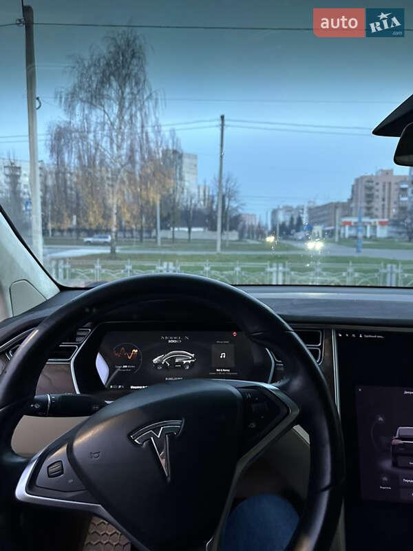 Позашляховик / Кросовер Tesla Model X 2017 в Харкові