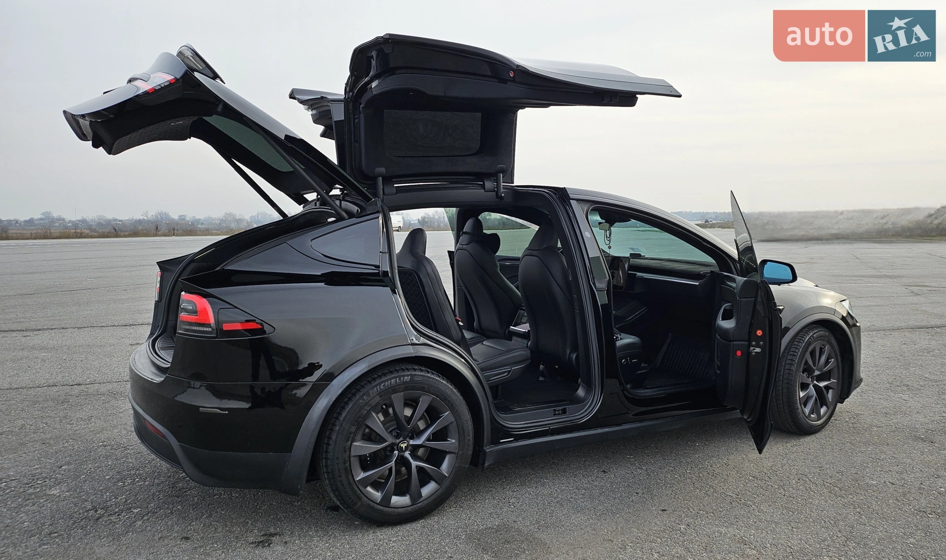Tesla Model X 2023 VIN 7SAXCDE56PF422242 фото оголошення 8 з 18