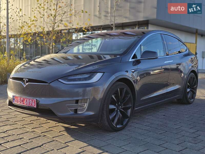 Позашляховик / Кросовер Tesla Model X 2018 в Рівному