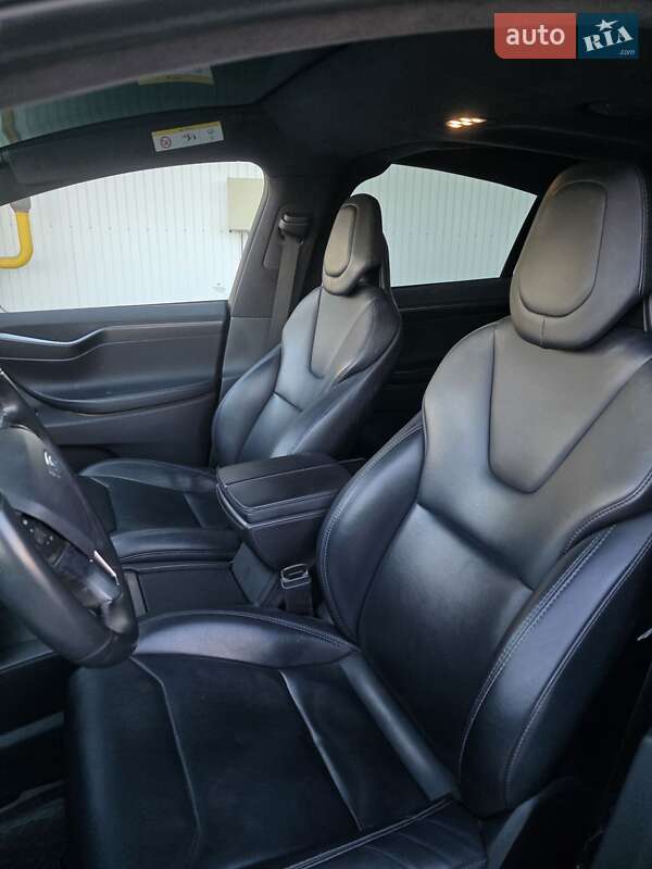 Позашляховик / Кросовер Tesla Model X 2018 в Рівному