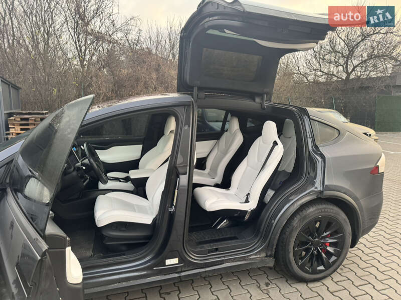 Позашляховик / Кросовер Tesla Model X 2018 в Києві