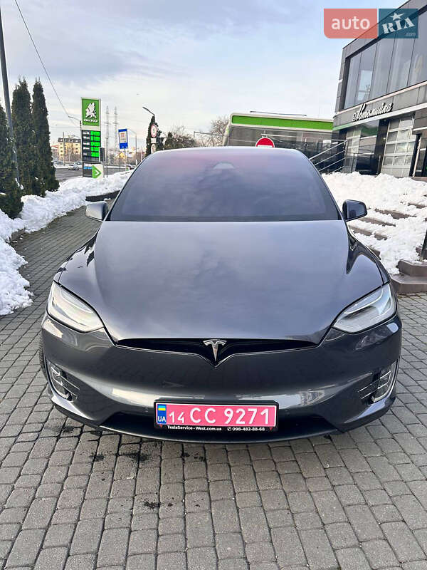 Tesla Model X 2020