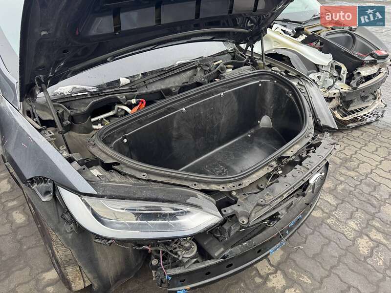 Внедорожник / Кроссовер Tesla Model X 2018 в Львове фото 13 Внедорожник / Кроссовер Tesla Model X 2018 в Львове
