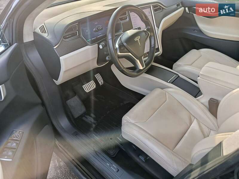 Позашляховик / Кросовер Tesla Model X 2017 в Києві