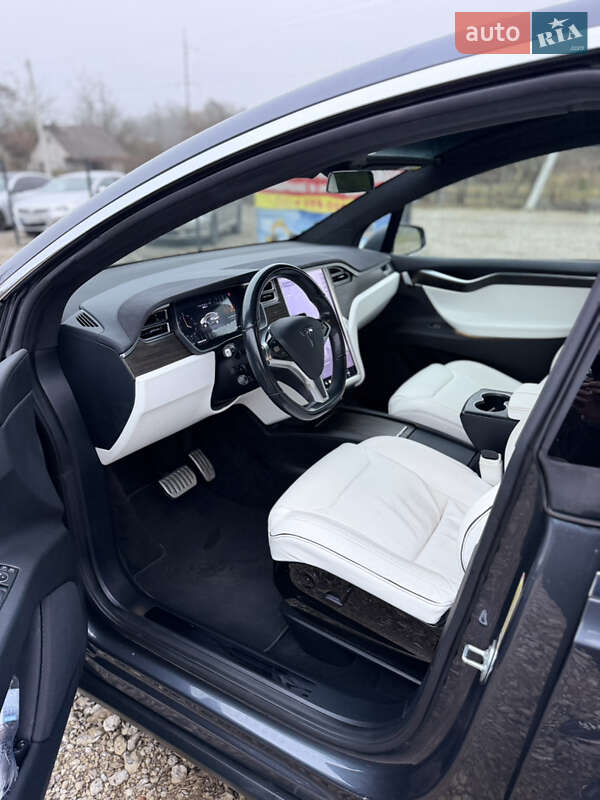 Позашляховик / Кросовер Tesla Model X 2016 в Львові фото 7 Позашляховик / Кросовер Tesla Model X 2016 в Львові