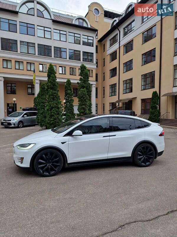 Внедорожник / Кроссовер Tesla Model X 2018 в Киеве