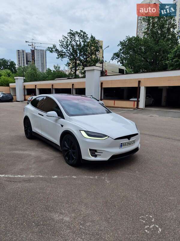 Внедорожник / Кроссовер Tesla Model X 2018 в Киеве