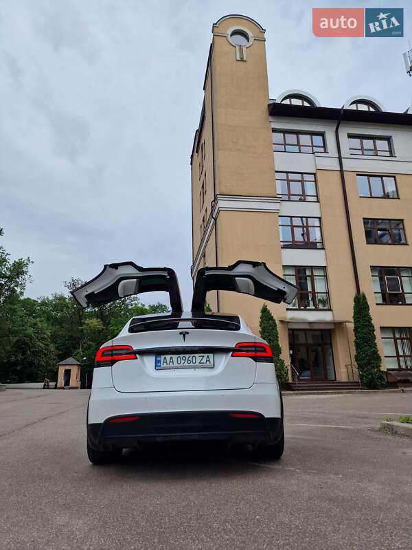 Внедорожник / Кроссовер Tesla Model X 2018 в Киеве